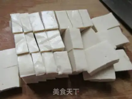 Make Chicken claws burning fragrance tofu step 1