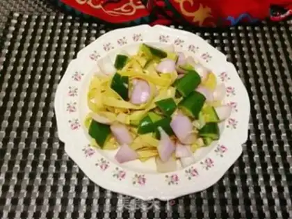 Make Dutch cucumber onion tofu skin step 7