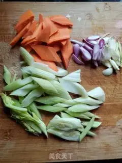 Make Scribbling carrots for fish step 1