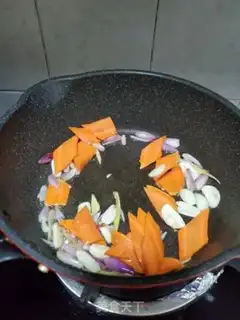 Make Scribbling carrots for fish step 3