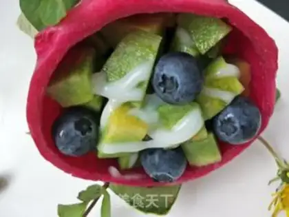 Make A croissant, blueberry salad step 3