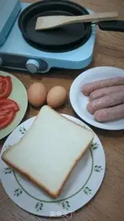 Make Egg sausage sandwich step 0