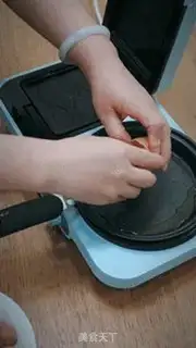 Make Egg sausage sandwich step 3