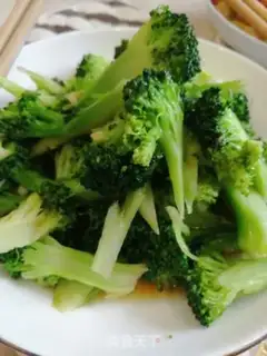 Make Pelican fried broccoli step 4