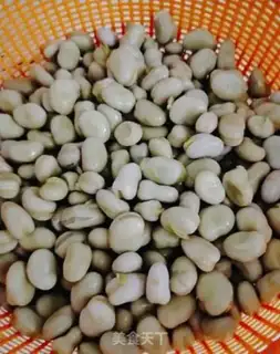 Make Red dates, bean cake step 1