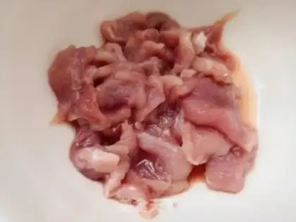 Make Loose fried meat step 1