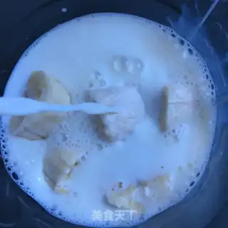 Make Banana shake step 3