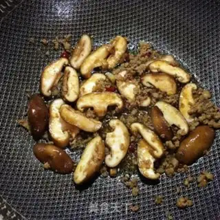 Make Pepper mushroom noodles step 2