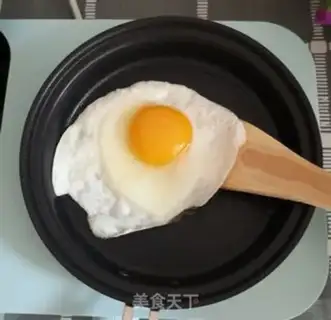 Make Tomato egg sandwich step 1