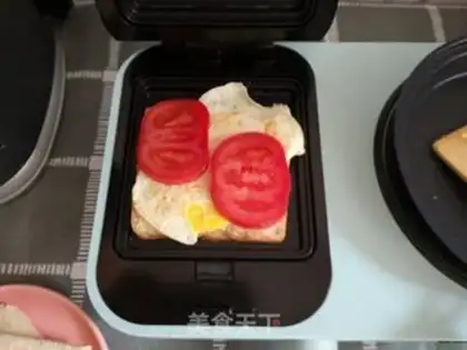 Make Tomato egg sandwich step 3