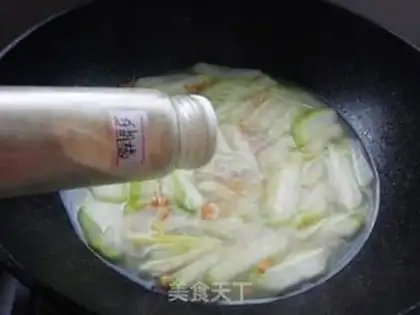 Make Seameat melon soup step 10