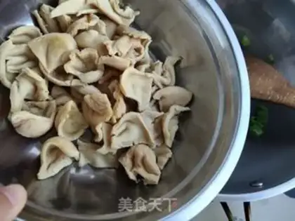 Make Vegetable ears, spinach step 4