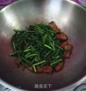 Make Pig bloodballs burning garlic seed step 8