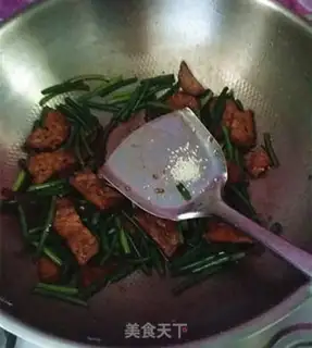 Make Pig bloodballs burning garlic seed step 9