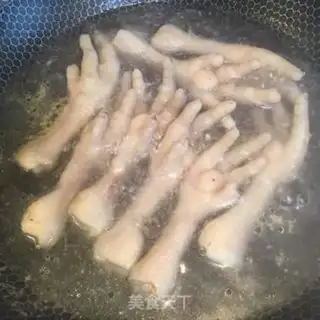 Make Smells like chicken claws step 2