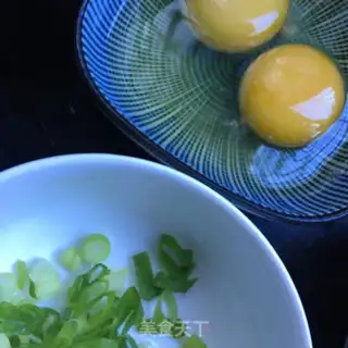Make Tomato egg cover for soft noodles step 2