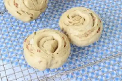 Make Sausage roll step 8