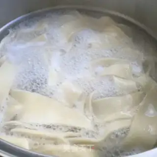 Make Tomato egg cover for soft noodles step 9