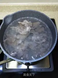Make Pork liver, scrawny leaves soup step 4