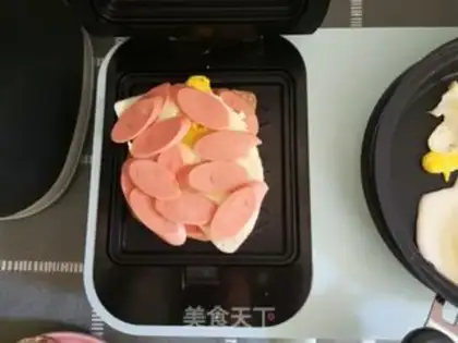 Make Cucumber ham and cheese sandwiches step 4