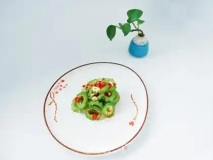 Make Garlic bitter melon step 0