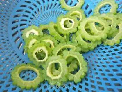 Make Garlic bitter melon step 3
