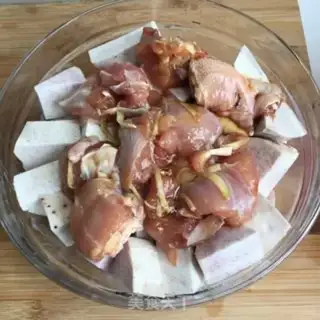 Make Chicken leg steamed potatoes step 4