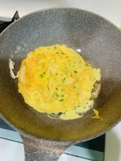 Make Onion omelet step 2