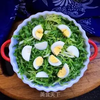 Make Pyramid egg salad step 5
