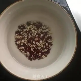 Make Powdered rice and crumb soup step 1