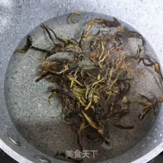Make A green lemon honey tea freezer step 3