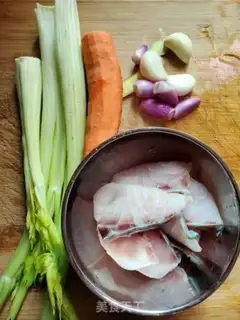 Make Scribbling carrots for fish step 0