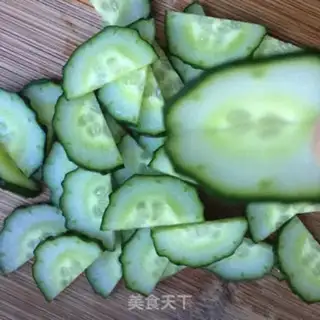 Make cucumber flowers bloom step 3