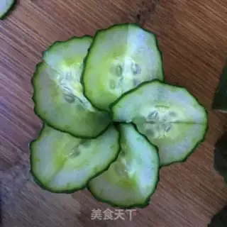 Make cucumber flowers bloom step 5