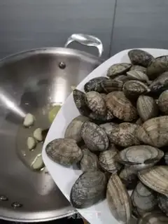 Make Spicy clams step 4
