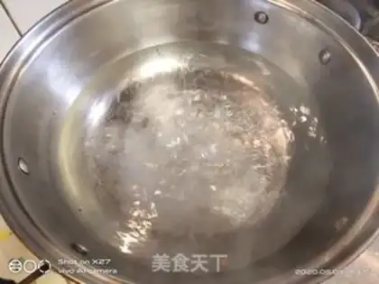 Make A fan of garlic and silk step 1