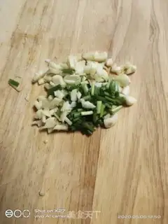 Make A fan of garlic and silk step 5