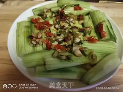 Make A fan of garlic and silk step 8