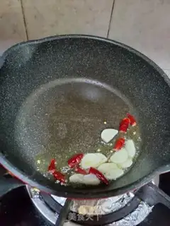 Make Pyramid and garlic step 3