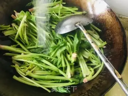 Make Garlic spinach step 2