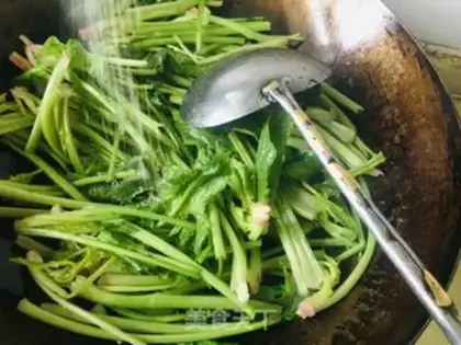 Make Garlic spinach step 3