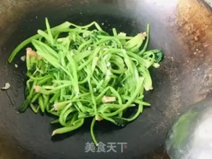 Make Garlic spinach step 6