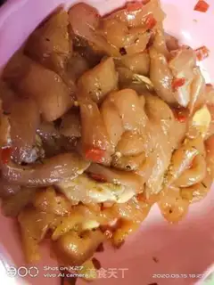 Make Korean chicken and fruit salad step 1