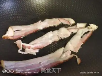 Make Bacon eggburgers step 1