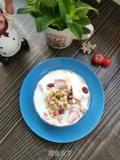 Make Strawberry banana yogurt step 4