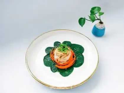 Make Onion noodles step 0