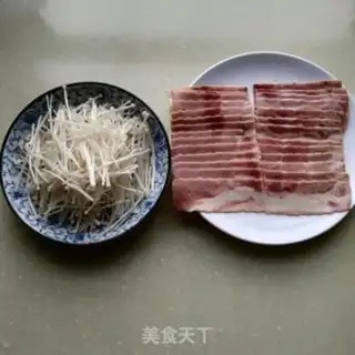 Make Boiled bacon gill mushrooms step 1