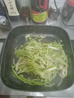 Make Pill pepper and cheese step 3