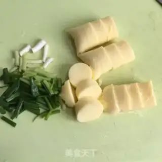 Make Green bean sprout soup step 1