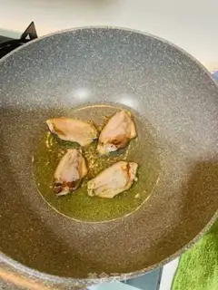 Make Homemade chicken with wings step 1
